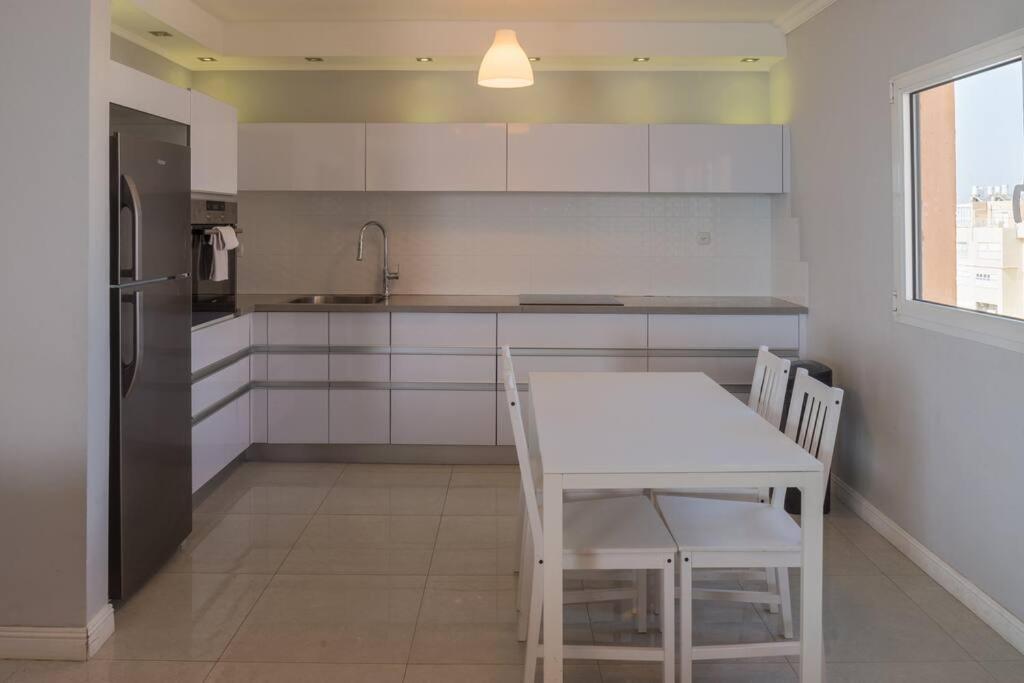 Royal Aparatment On The Sea , Blvd Nitza 34 Netanya Esterno foto
