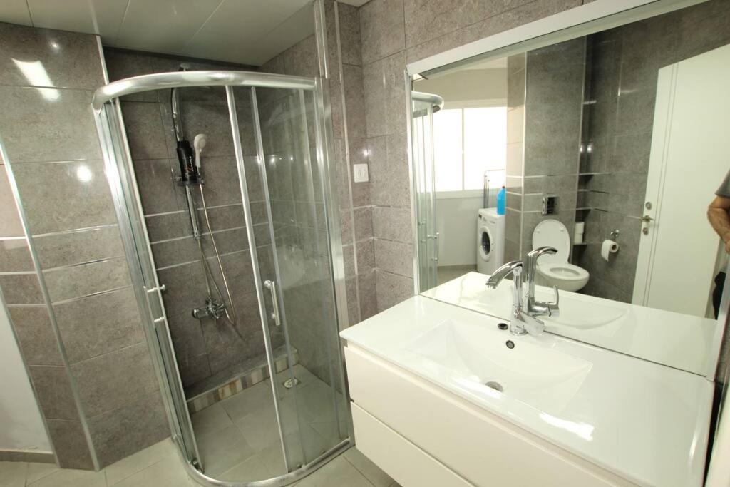 Royal Aparatment On The Sea , Blvd Nitza 34 Netanya Esterno foto